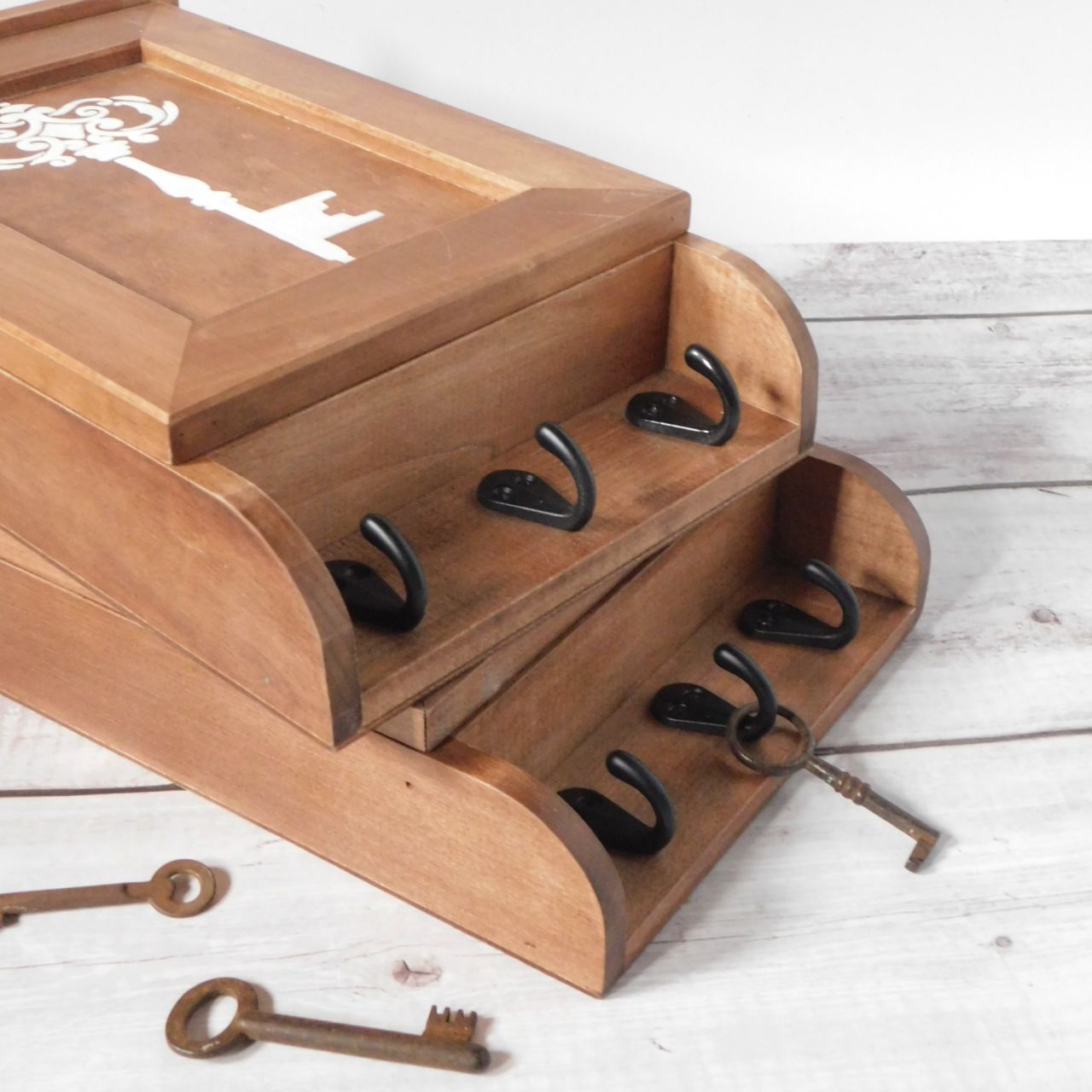 Barna fa kulcstartó szekrény