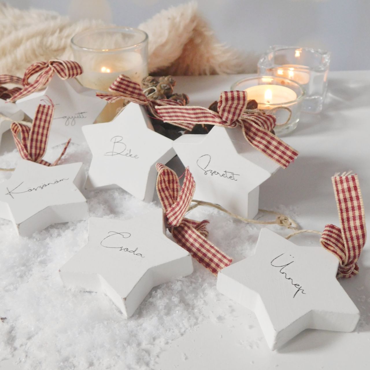 Mini fehér csillag függő – letisztult, személyre szabható